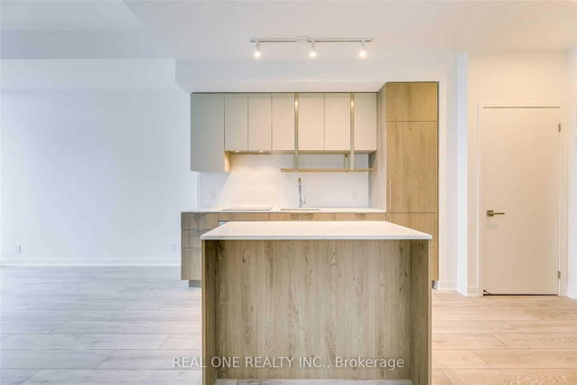 2409 - 15 Holmes Avenue
