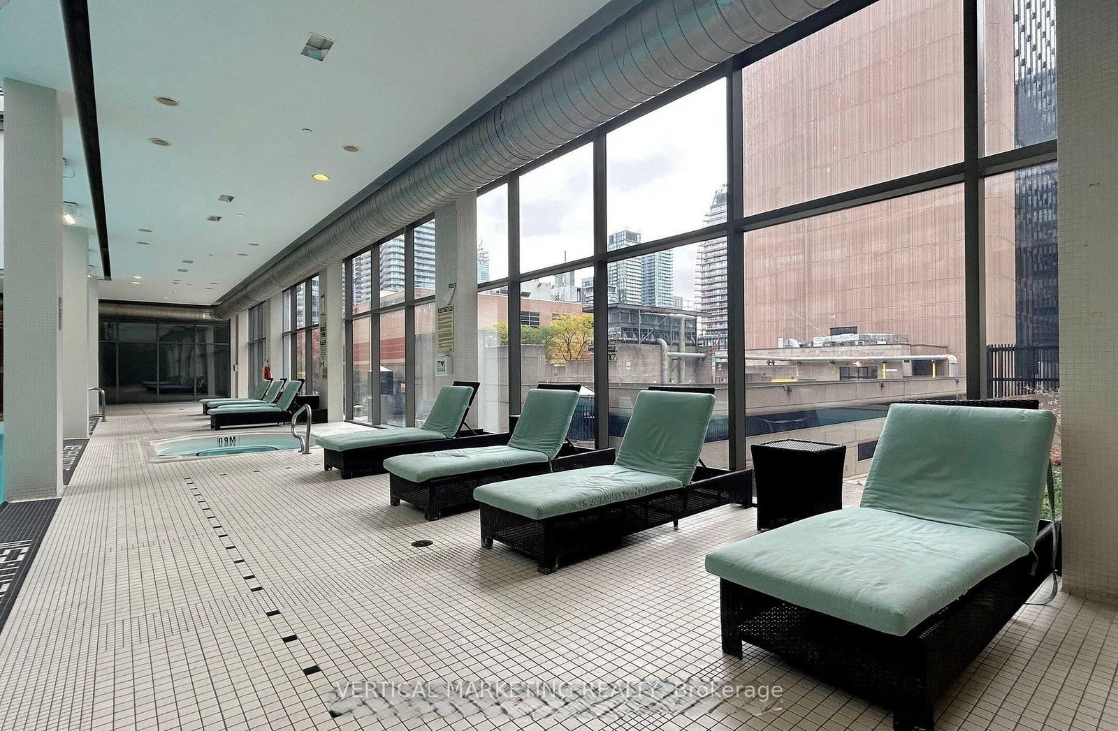 37 Grosvenor Toronto,ON M4Y 3G5 — Photo 11