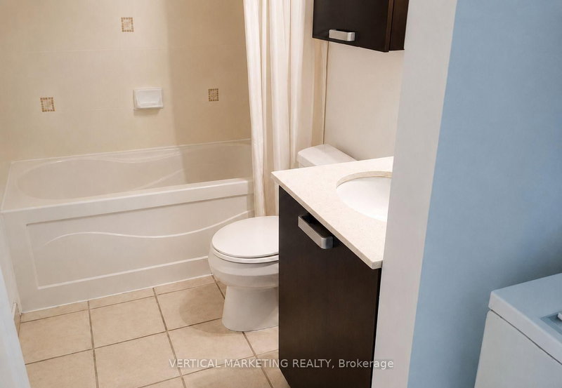 37 Grosvenor Toronto,ON M4Y 3G5 — Photo 6
