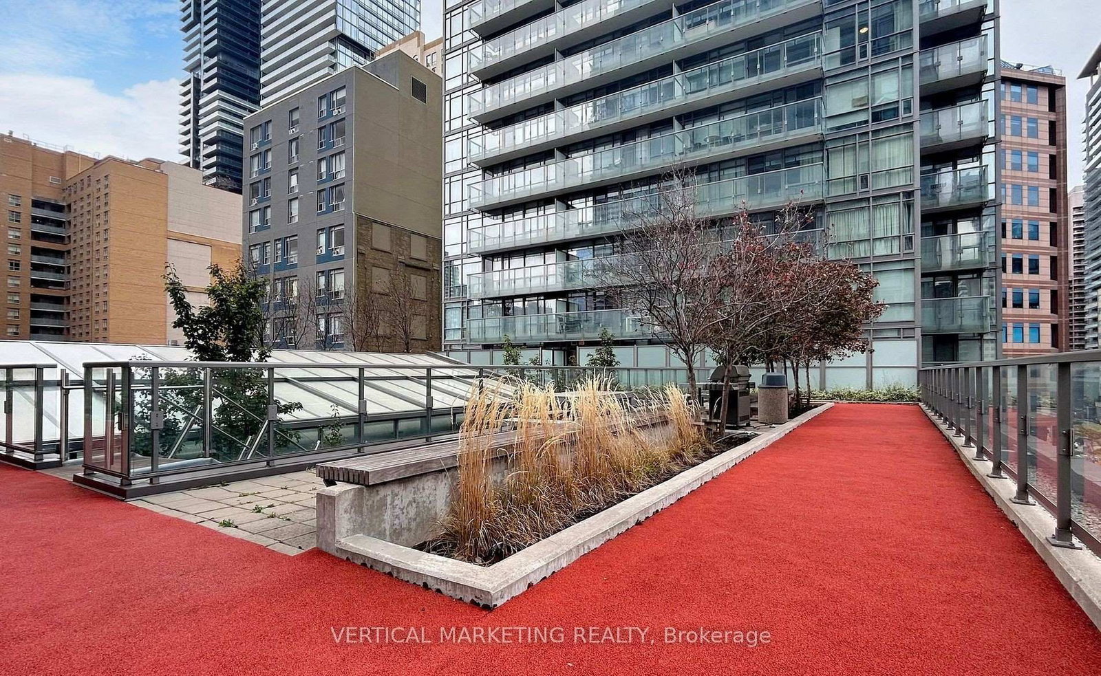37 Grosvenor Toronto,ON M4Y 3G5 — Photo 9