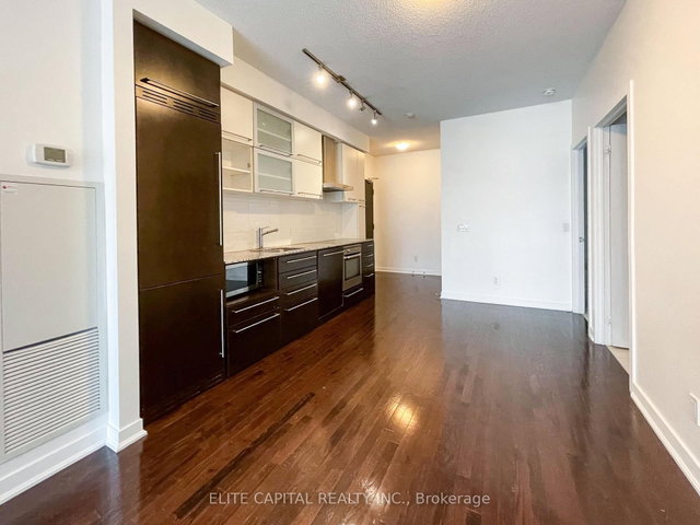 502 - 770 Bay Street