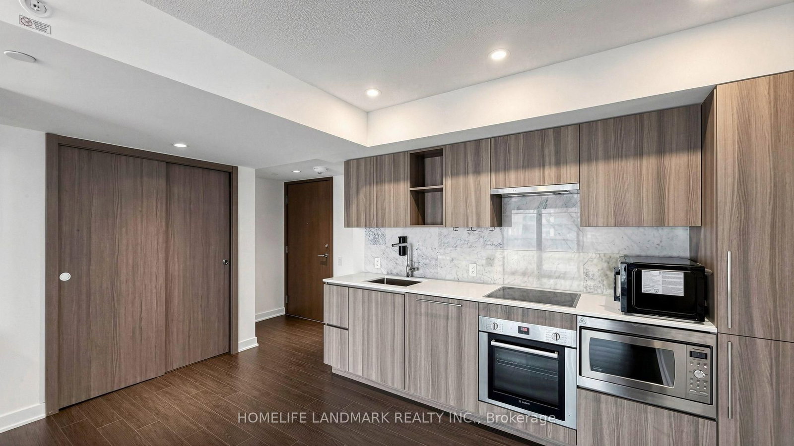 17 Bathurst Street • #806 • Toronto, ON photo 17