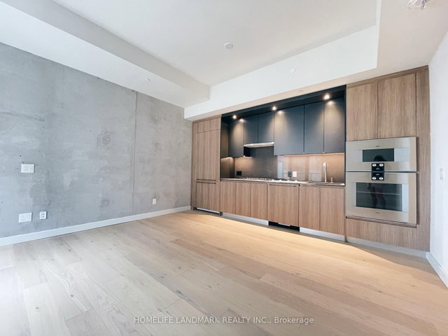 601 - 81 Wellesley Street E