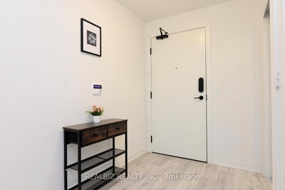Unit 1233 — 70 Princess Street — more photos