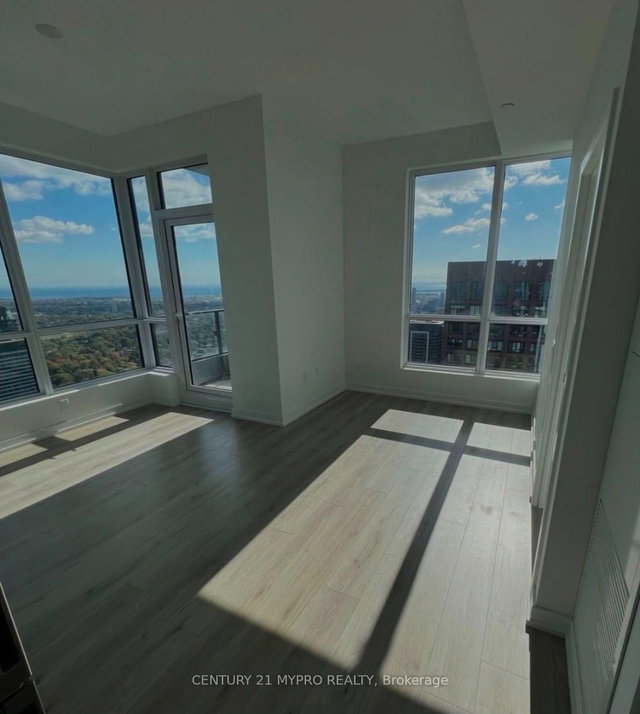 2008 - 395 Bloor Street E