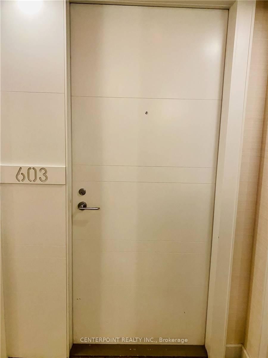 603-37 Grosvenor Street, Toronto, ON, photo 2