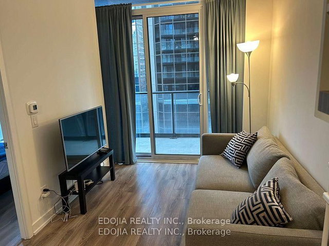 503 - 20 Edward Street