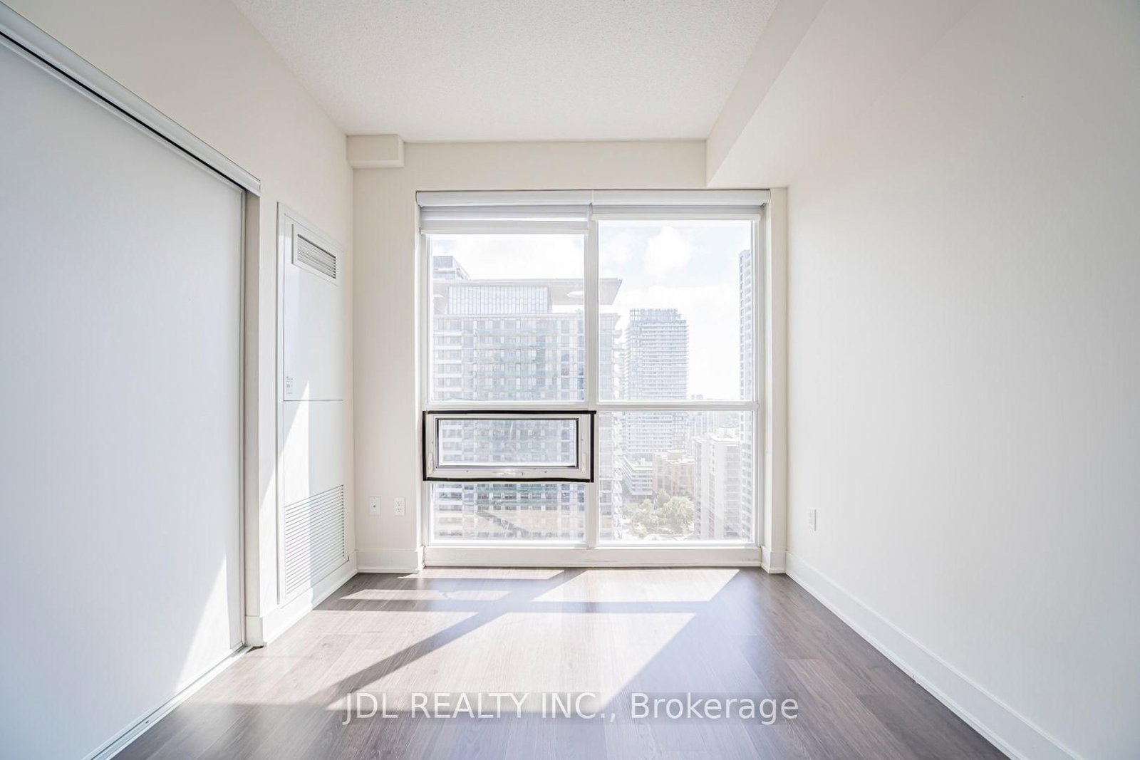 30 Roehampton Avenue • #2309 • Toronto, ON photo 10