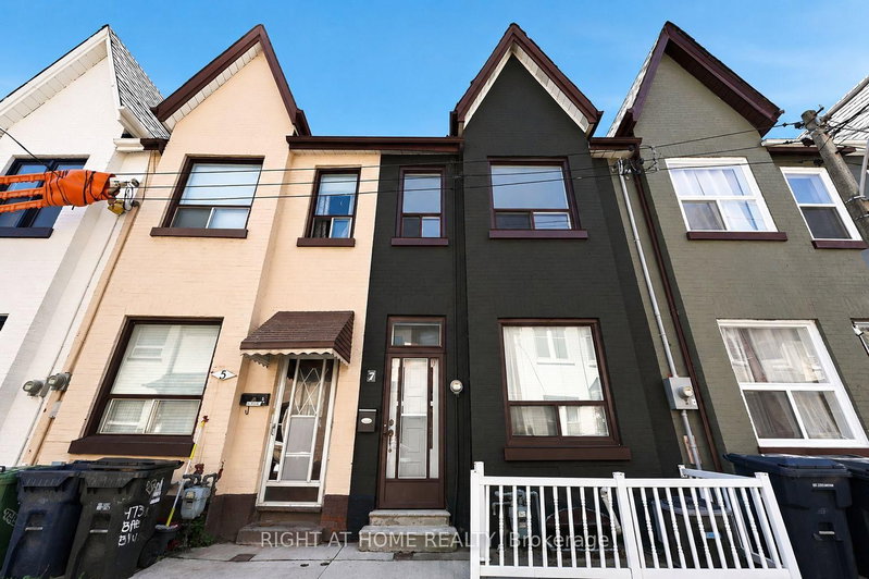 7 Andrews Avenue