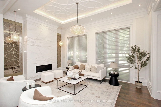 35 Longwood Drive SW