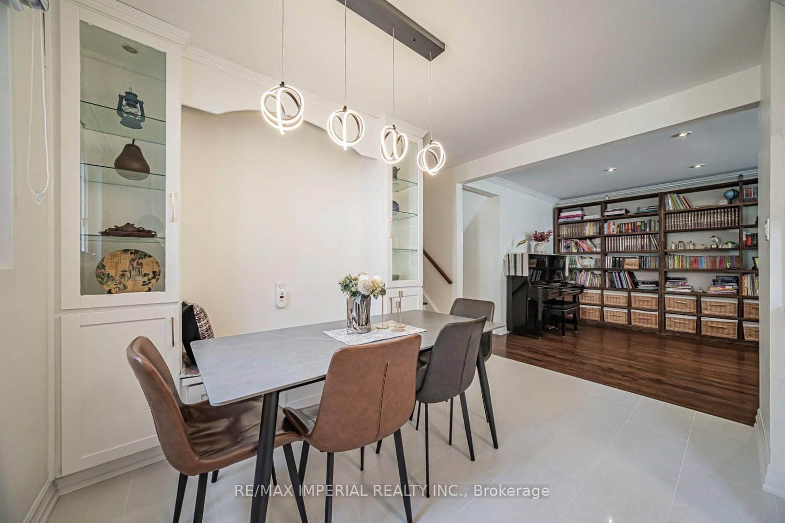 4 Quincy Crescent • Toronto, ON photo 17