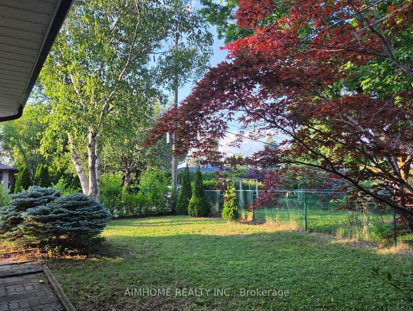 25 Burbank Drive • Toronto, ON photo 10