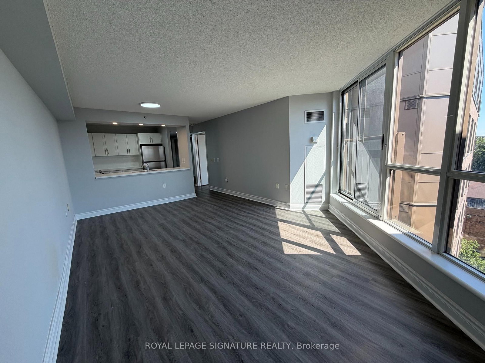 816-2 Neptune Drive, Toronto, ON, photo 2