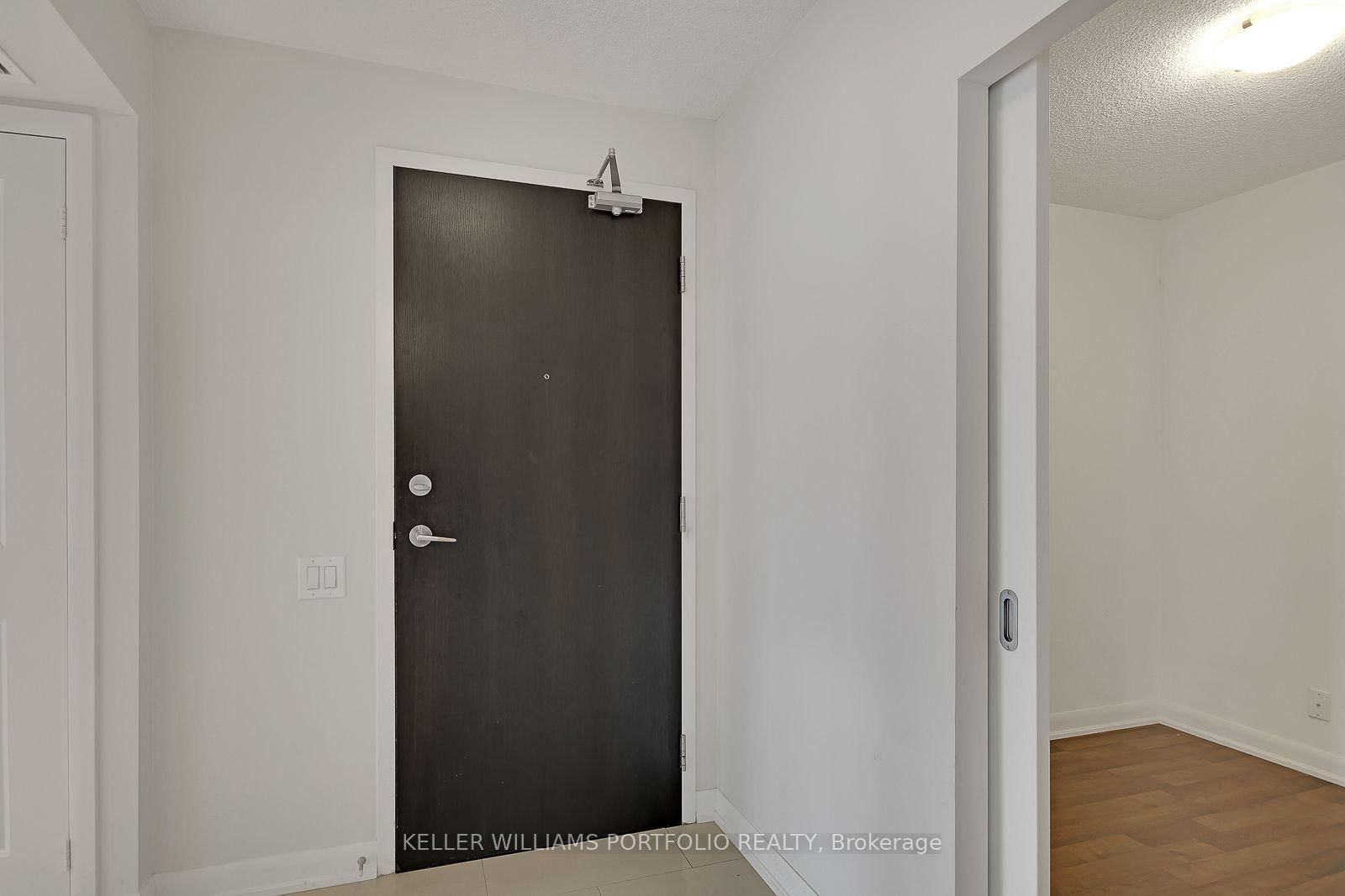 1716-17 Anndale Drive, Toronto, ON, photo 4