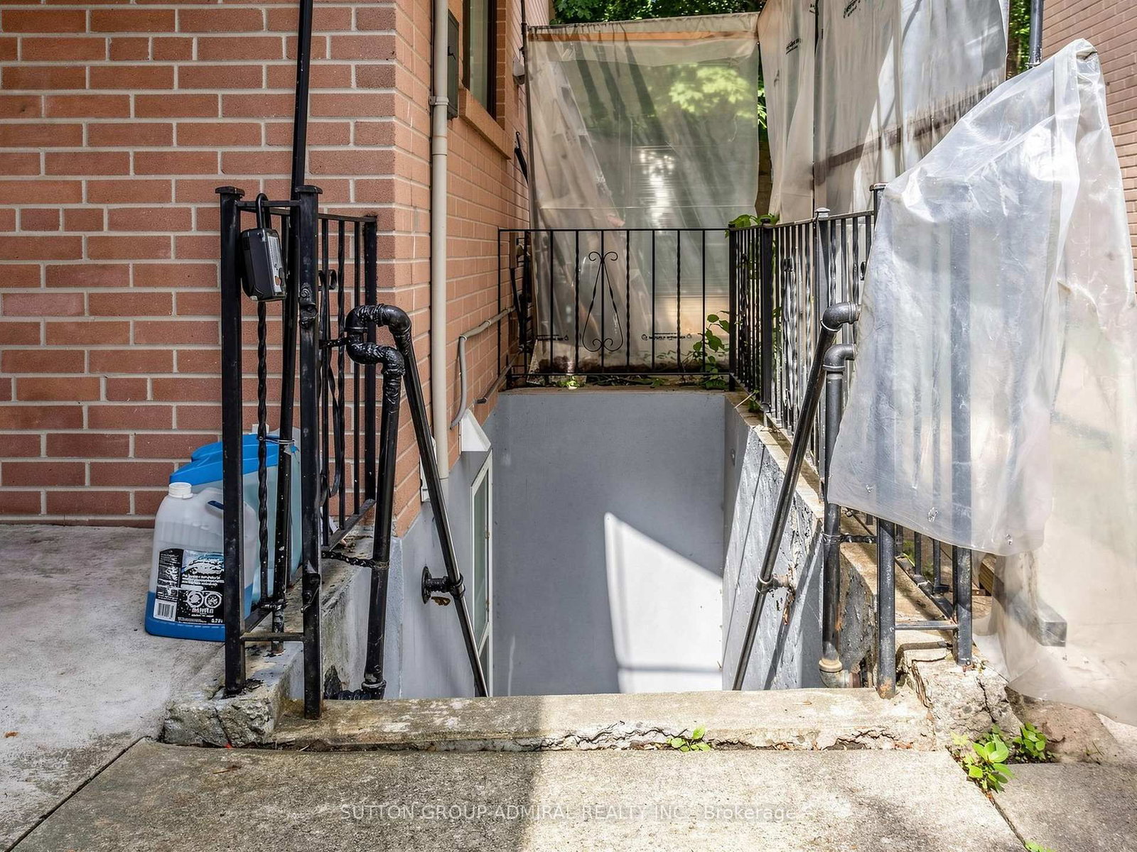 126 Chelmsford Avenue • Toronto, ON photo 20