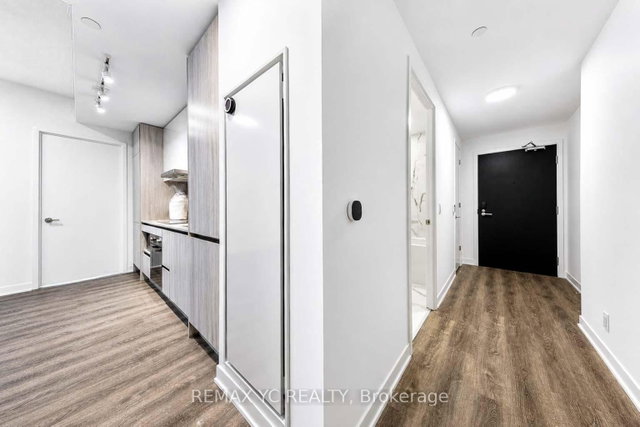 2212 - 180 Front Street E
