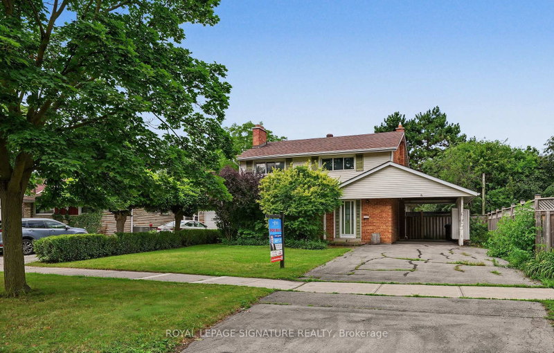 8 Underhill Drive