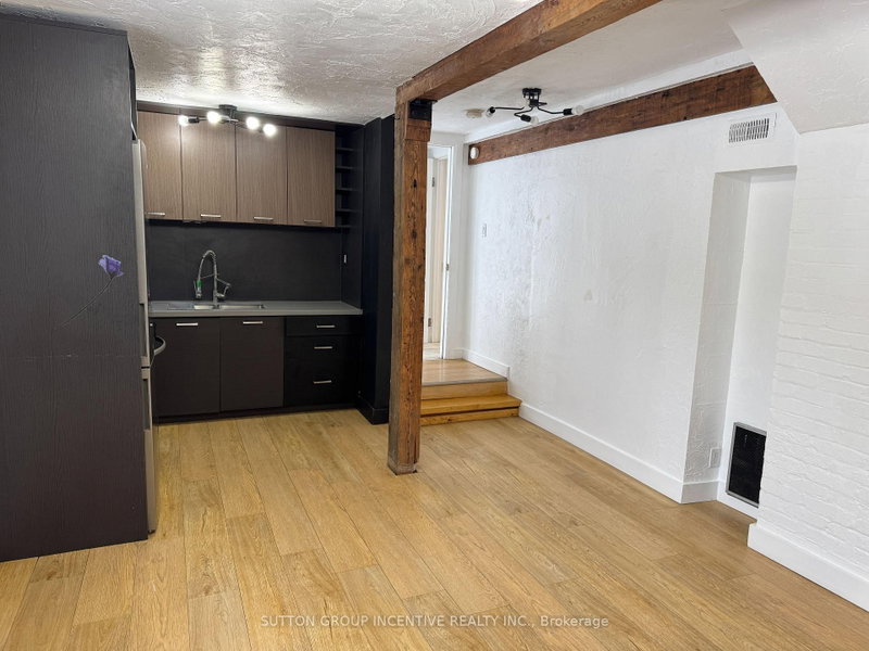 Lower 2 - 233 Ellerslie Avenue