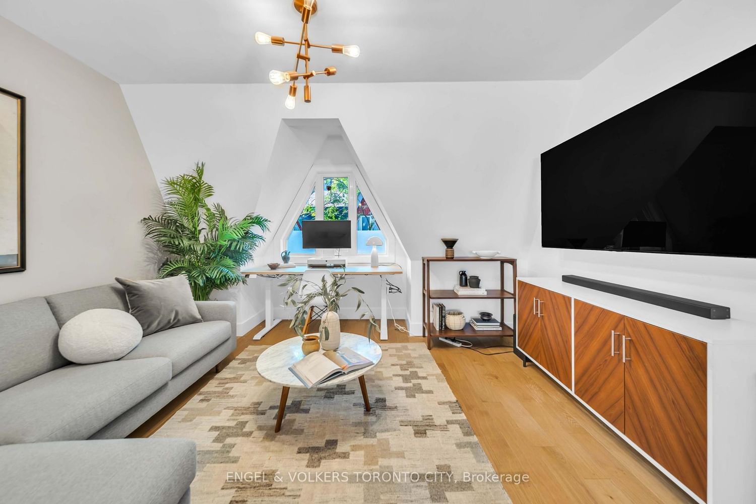 8 Old Trillium Lane • Toronto, ON photo 15