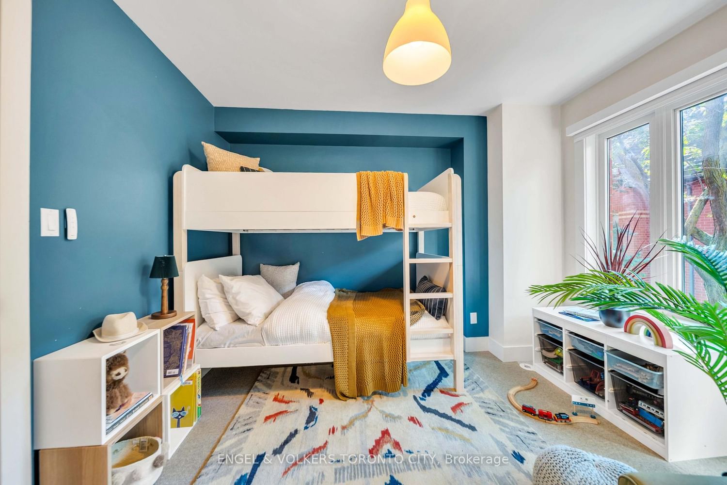 8 Old Trillium Lane • Toronto, ON photo 20