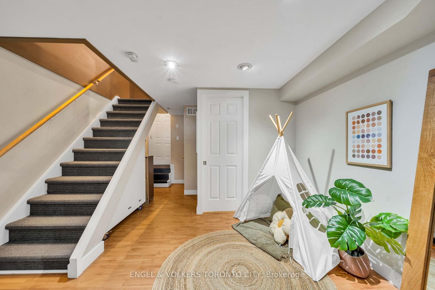 8 Old Trillium Lane • Toronto, ON photo 27