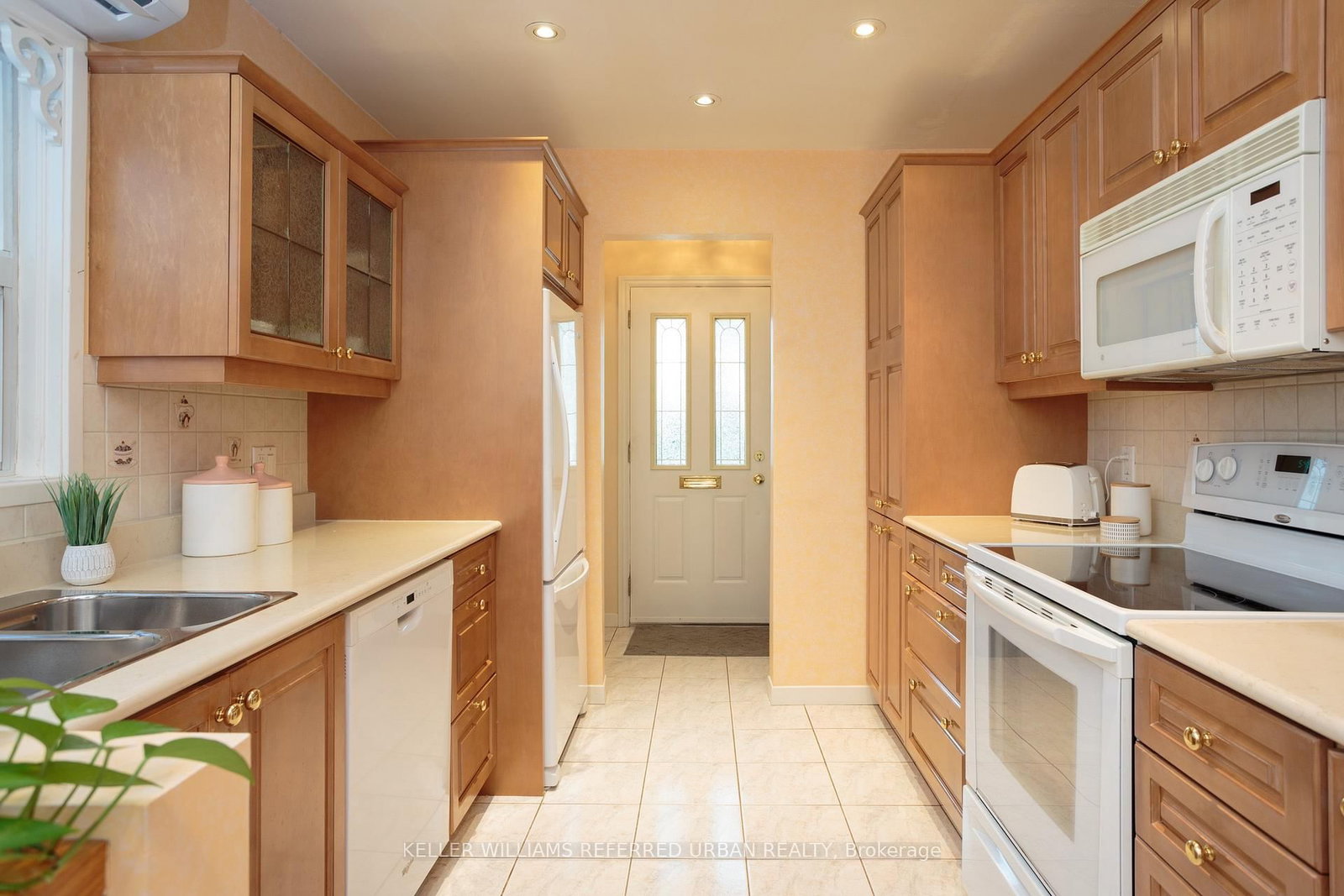 345 Moore Avenue • Toronto, ON photo 9