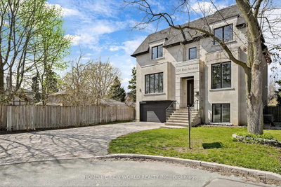220 Roe Avenue