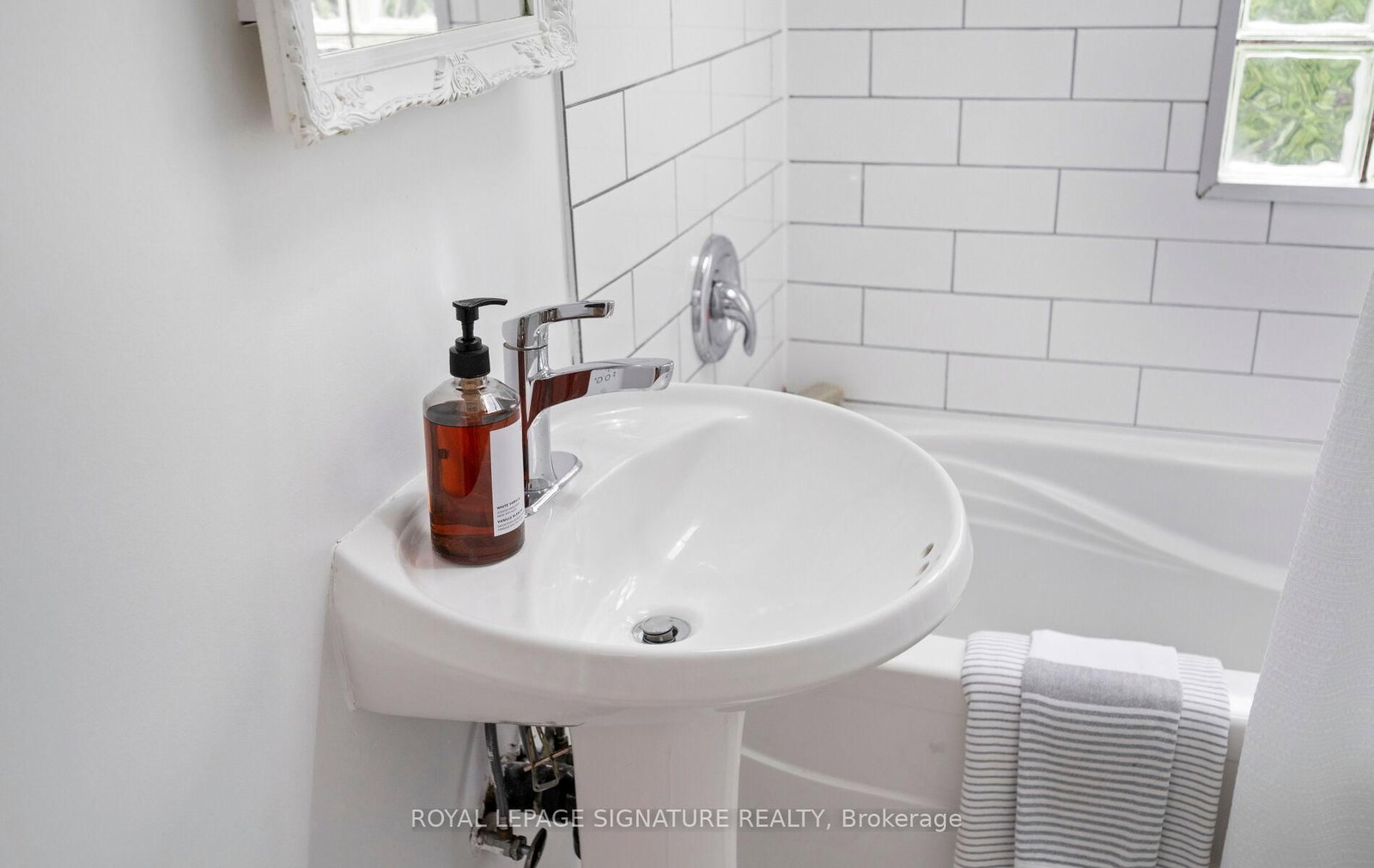 81 Cleveland Street • Toronto, ON photo 38