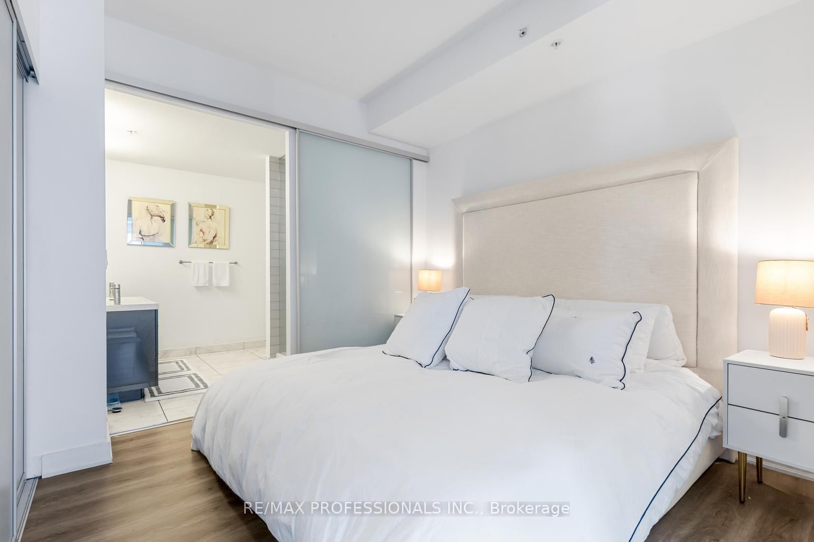 30 Nelson Street • #325 • Toronto, ON photo 23