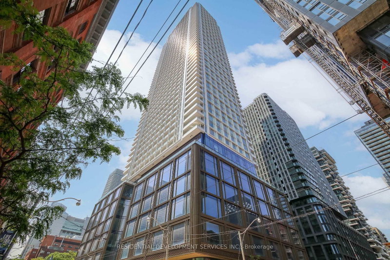 home for lease on 901-88 Queen Street