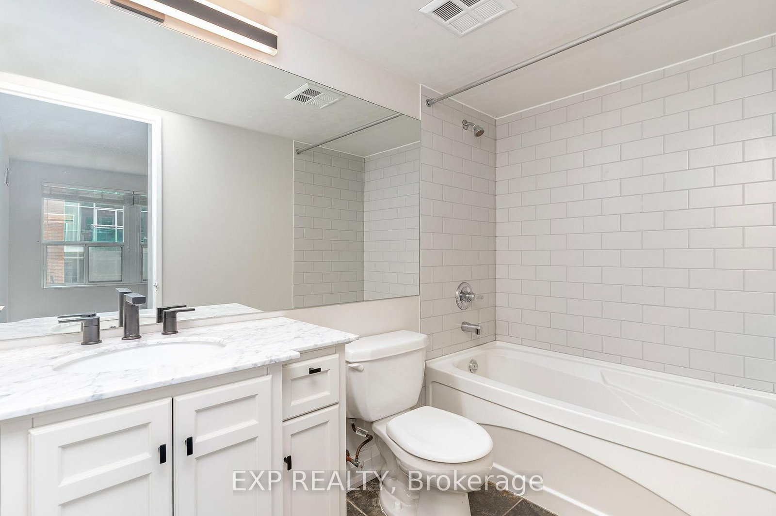 230 King Street • #614 • Toronto, ON photo 19