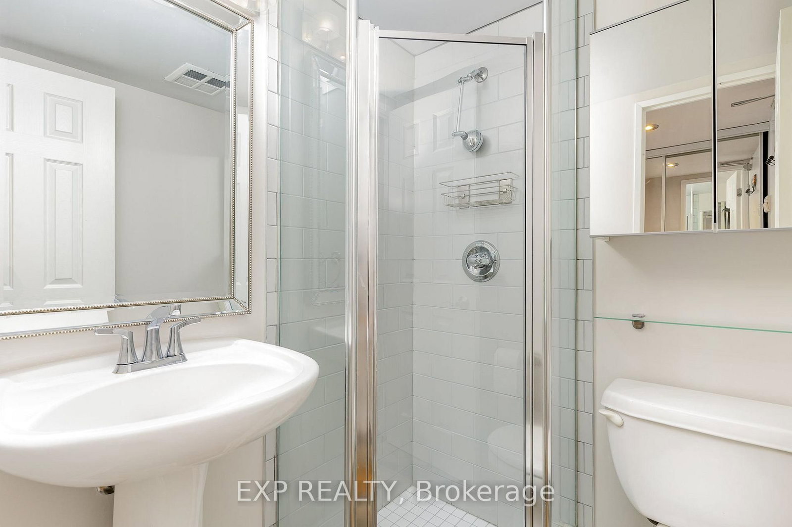 230 King Street • #614 • Toronto, ON photo 21
