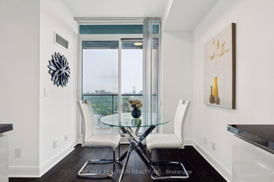 825 Church Street • #3102 • Toronto, ON