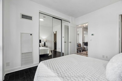 825 Church Street • #3102 • Toronto, ON