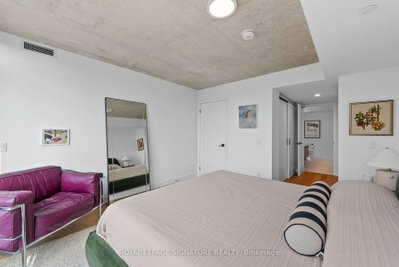 899 College Street • #PH604 • Toronto, ON