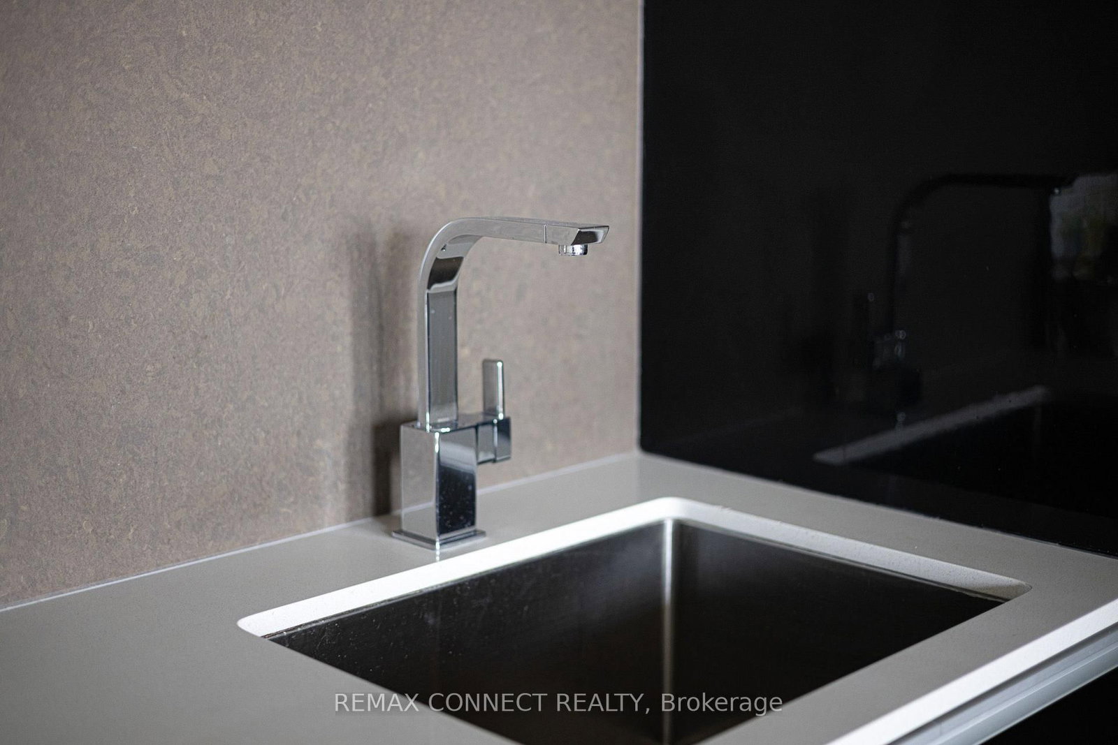 20 Minowan Miikan Lane • #1127 • Toronto, ON photo 14