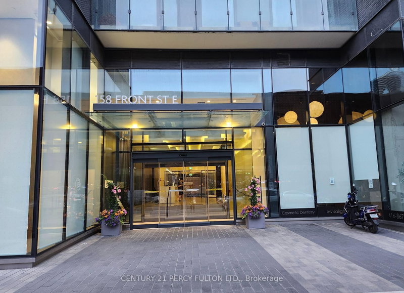 1014 - 158 Front Street E E
