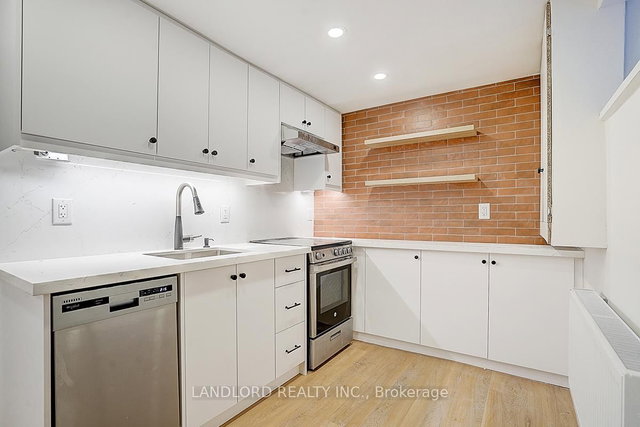 Lower Unit - 75 Kendal Avenue