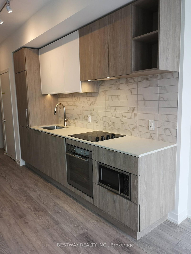 2020 Bathurst St photo 4