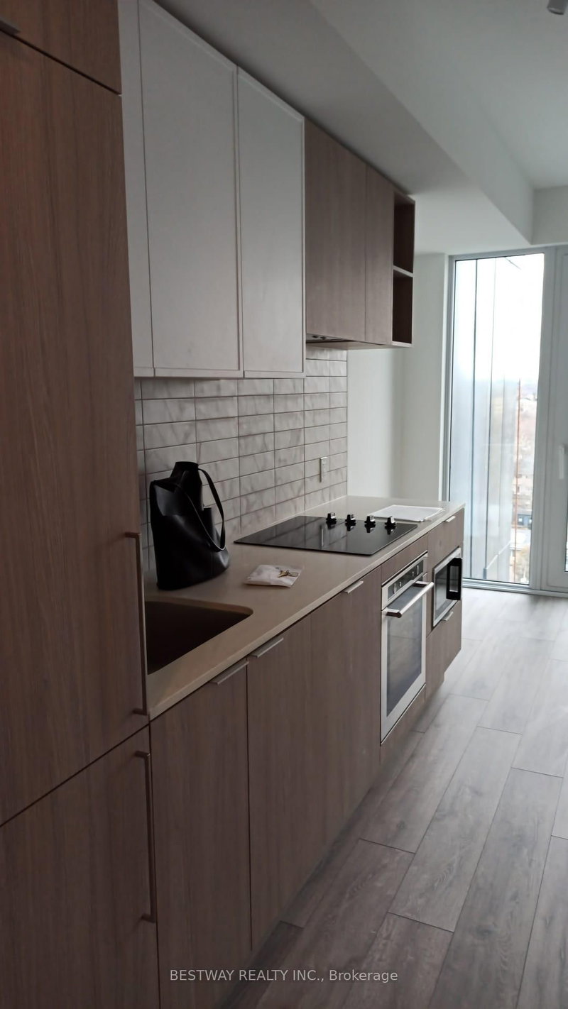 2020 Bathurst St photo 5