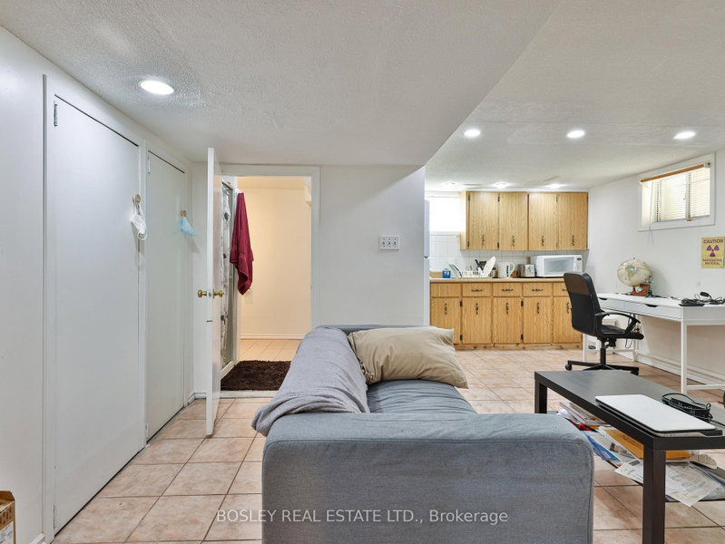 Lower - 283 Davisville Avenue
