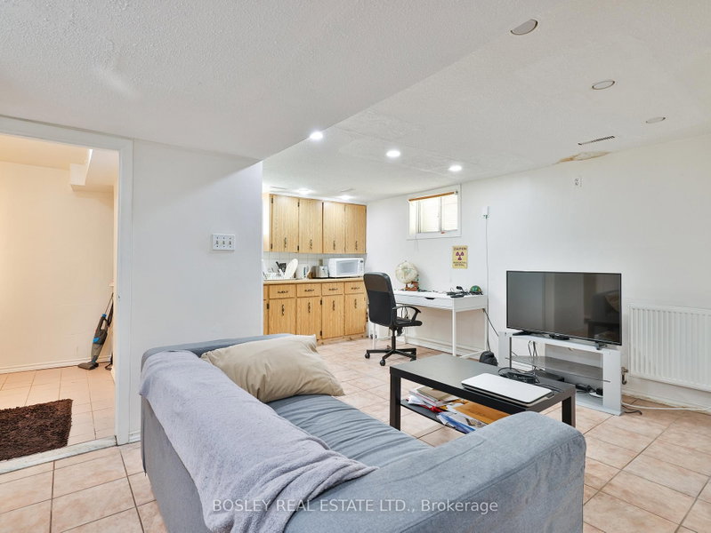 Lower - 283 Davisville Avenue