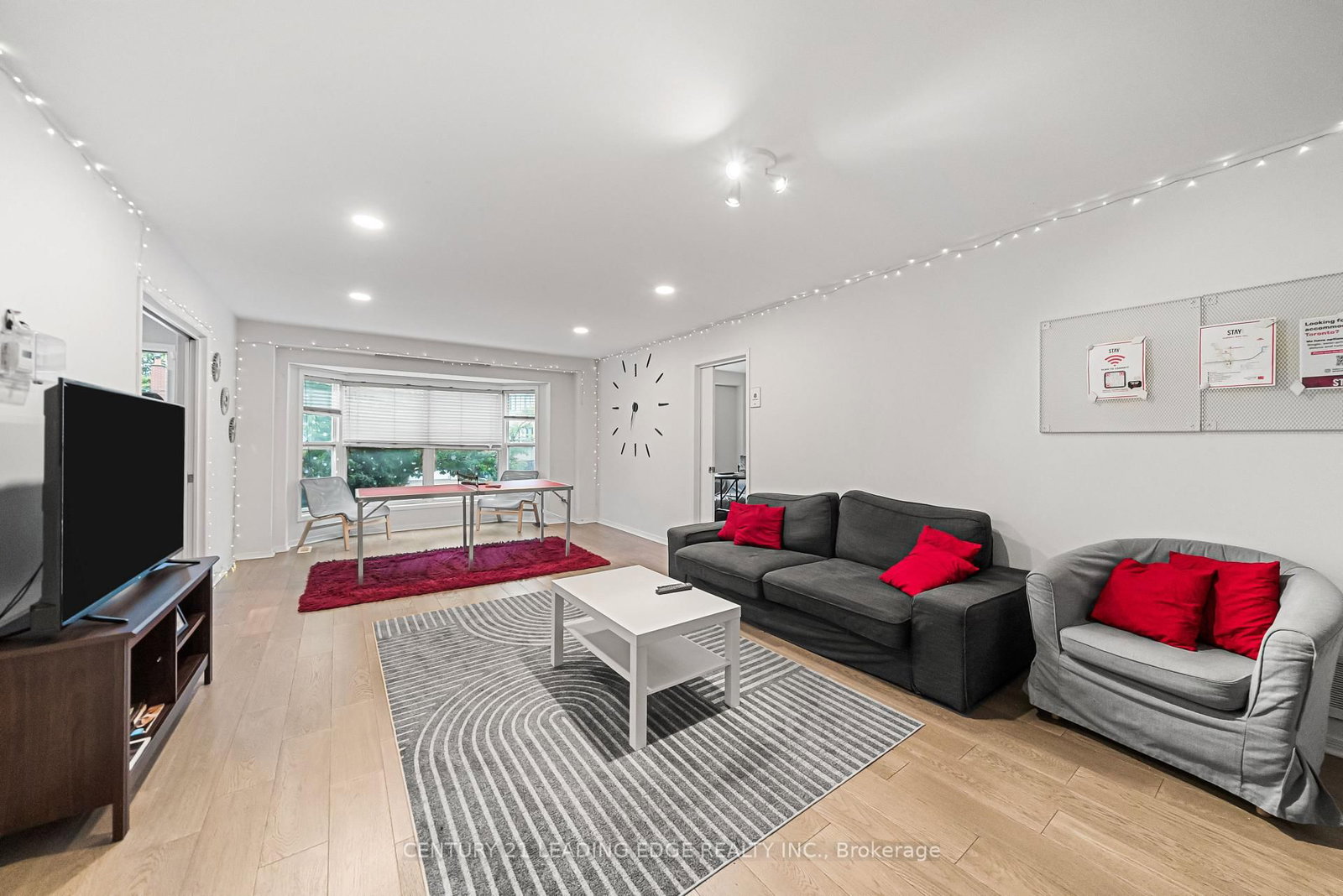 527 Glengarry Avenue • Toronto, ON photo 17