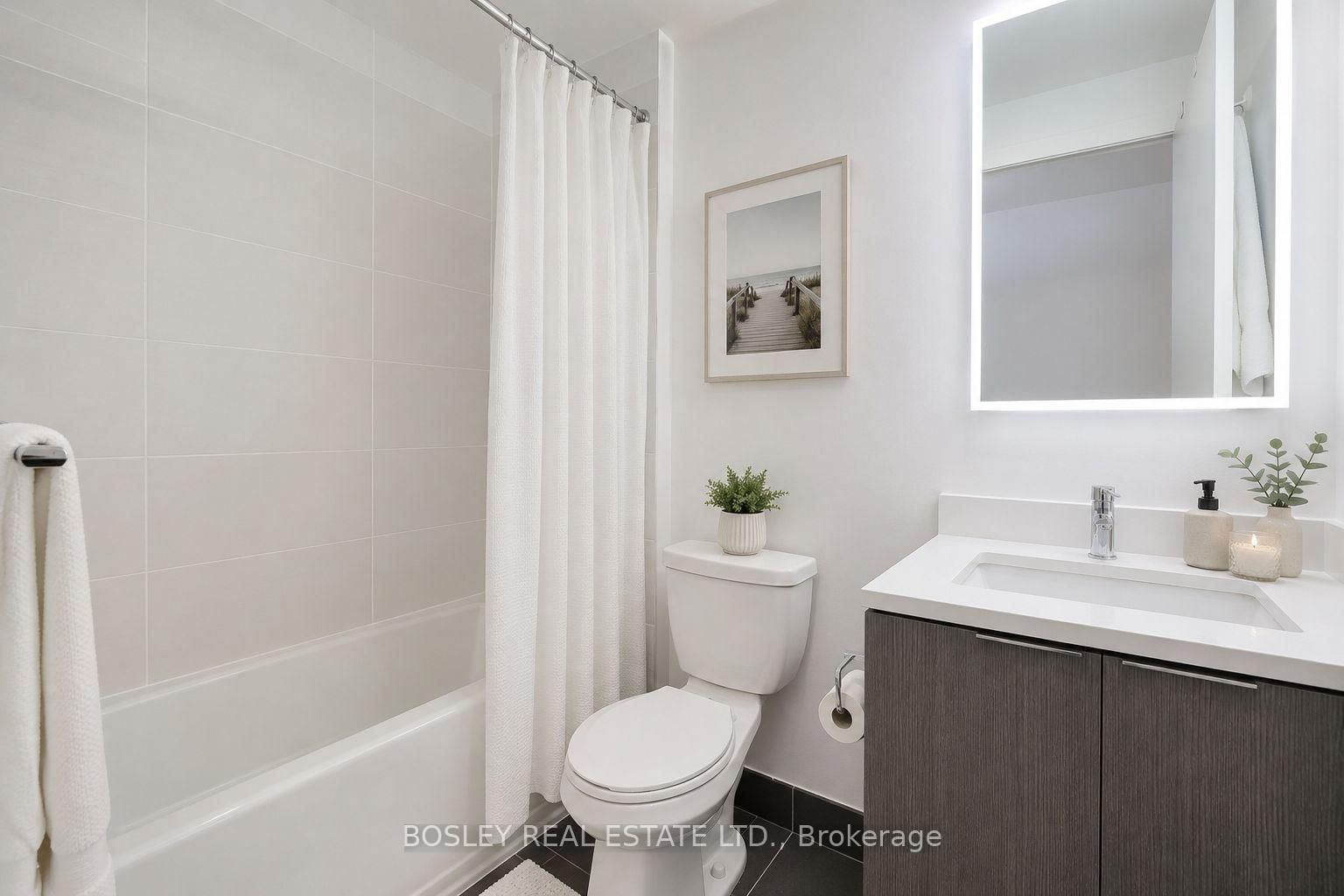 223 St Clair Avenue • #209 • Toronto, ON photo 15