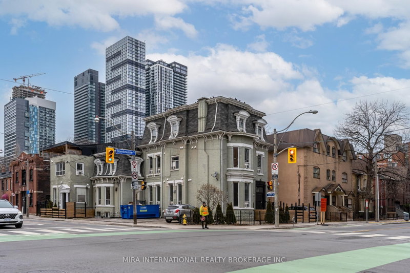 home for lease on 102-180 Sherbourne Street