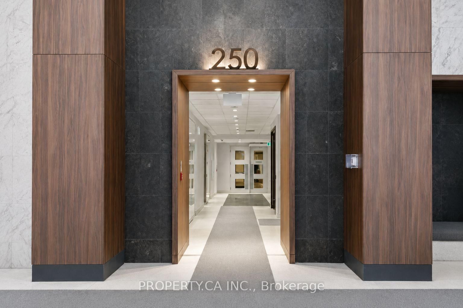 329-250 Wellington Street, Toronto, ON, photo 4