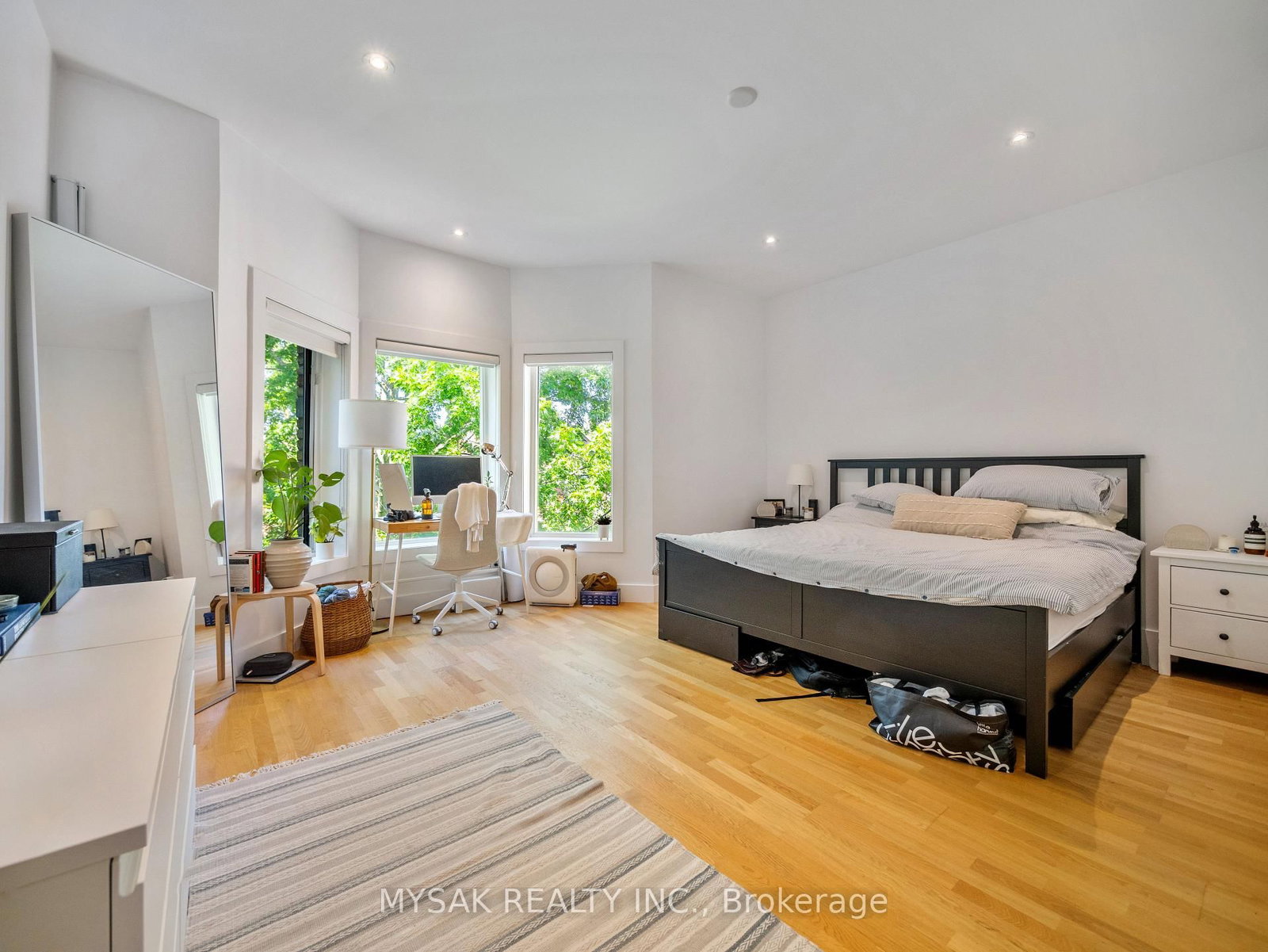 427 Crawford Street • Toronto, ON photo 14