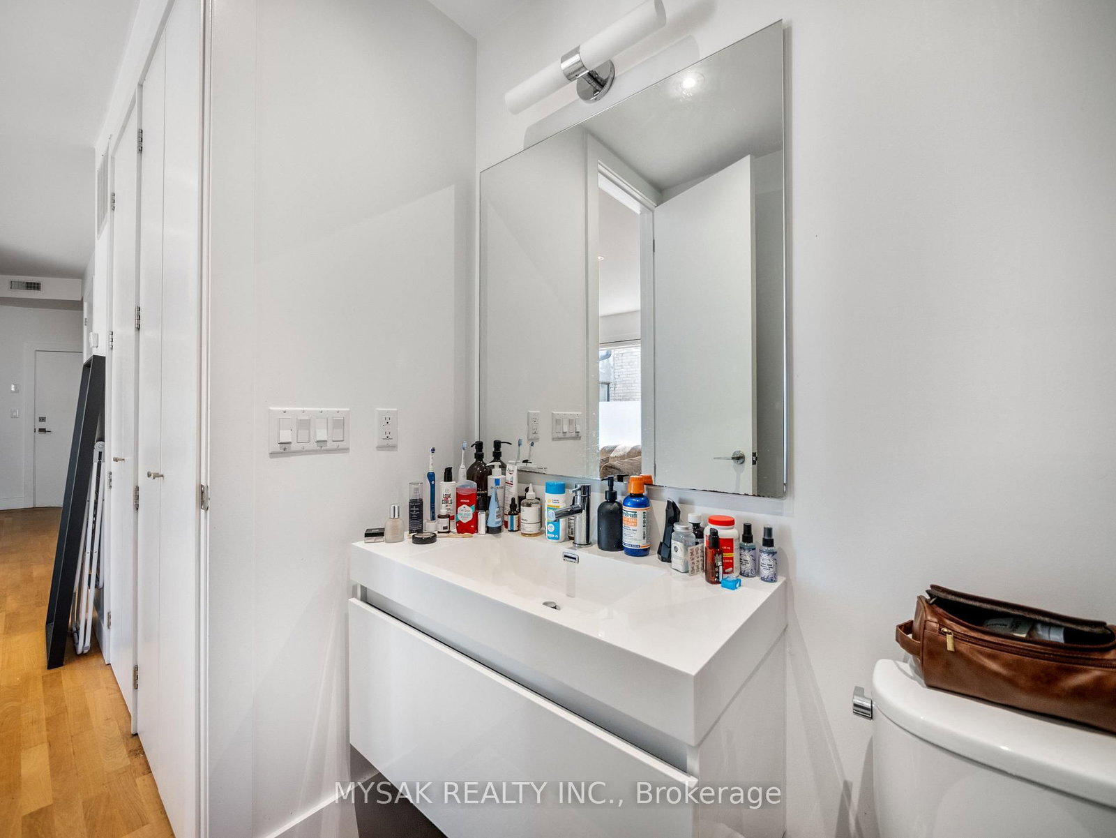 427 Crawford Street • Toronto, ON photo 33