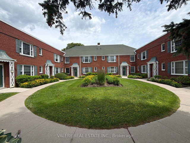 U19 - 1327 Bayview Avenue