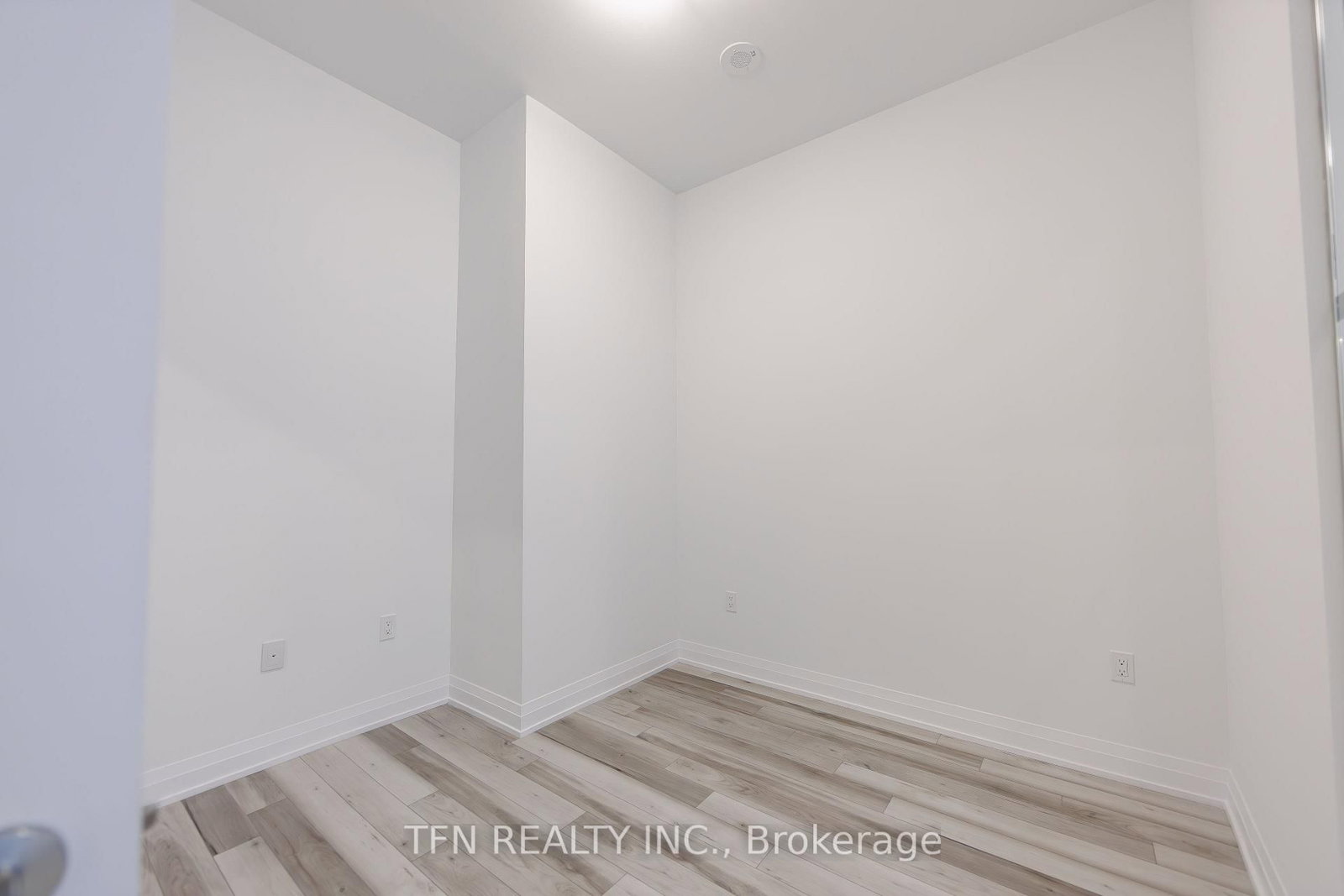 15 Richardson Street • #531 • Toronto, ON photo 12